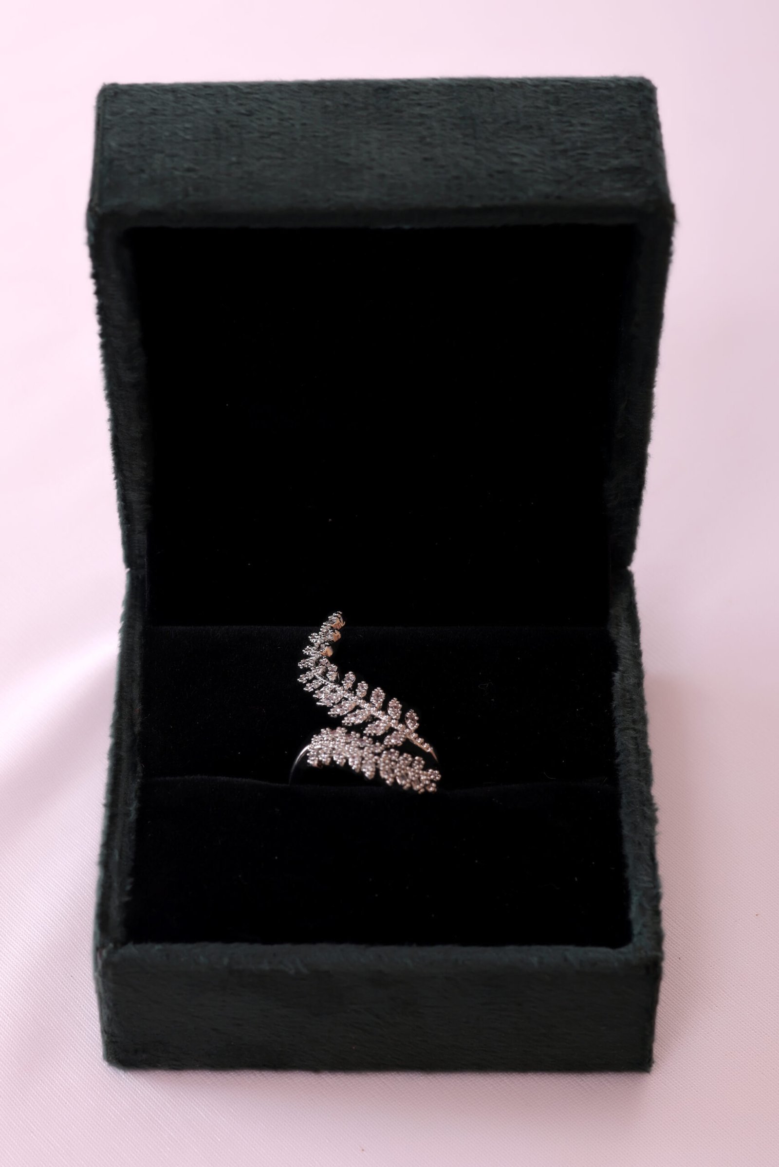 Leaf and Vine Diamond Wedding Ring – A Symbol of Love, Nature, and Eternal Beauty - Image 2