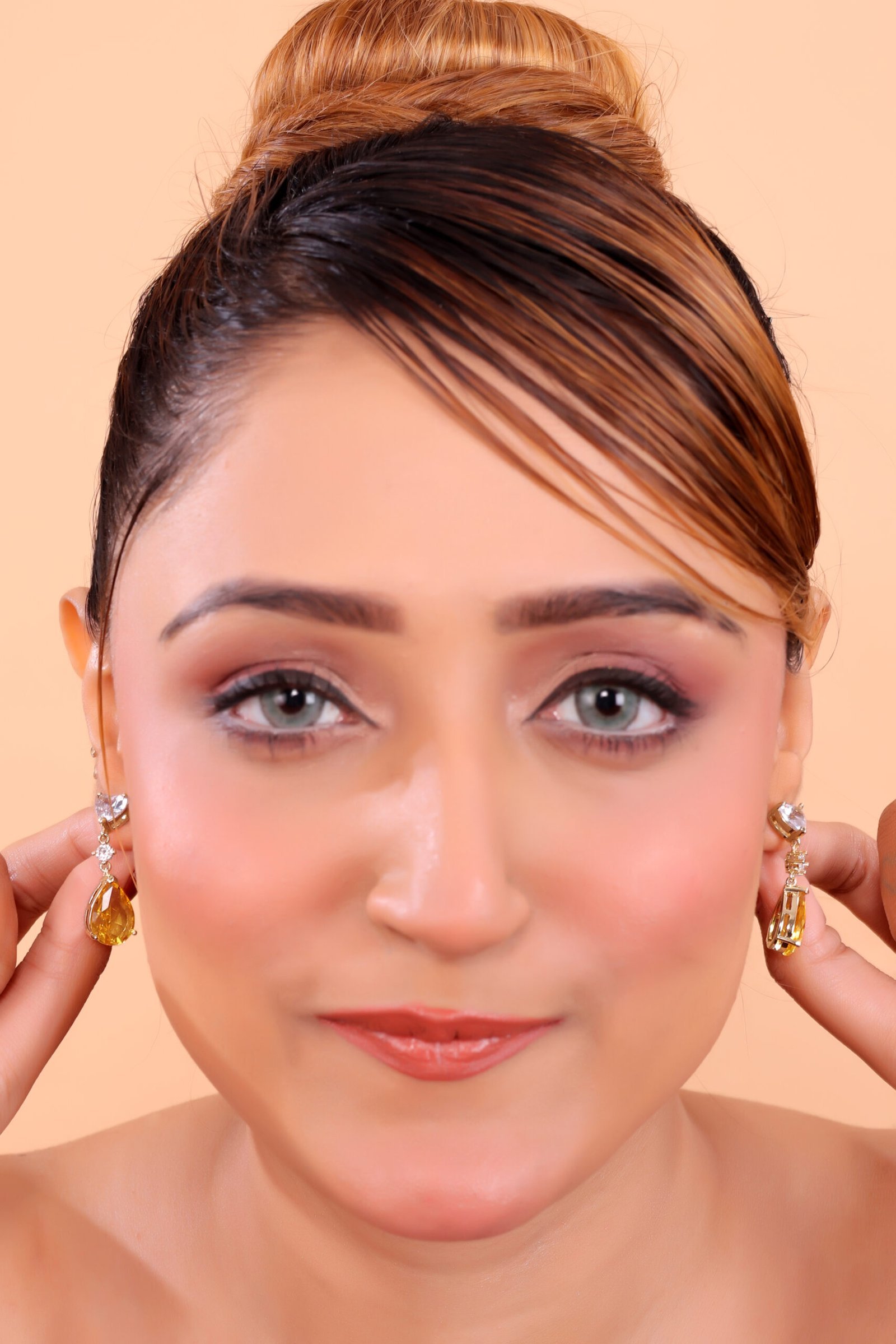 Radiant Gold & Yellow Teardrop Crystal Earrings – A Dazzling Statement of Elegance - Image 6