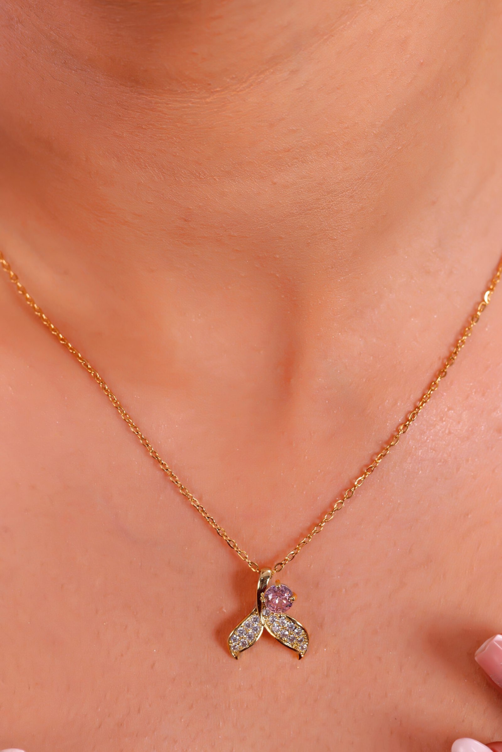 Elegant Gold Necklace with Pink and White Gemstone Pendant - Image 5