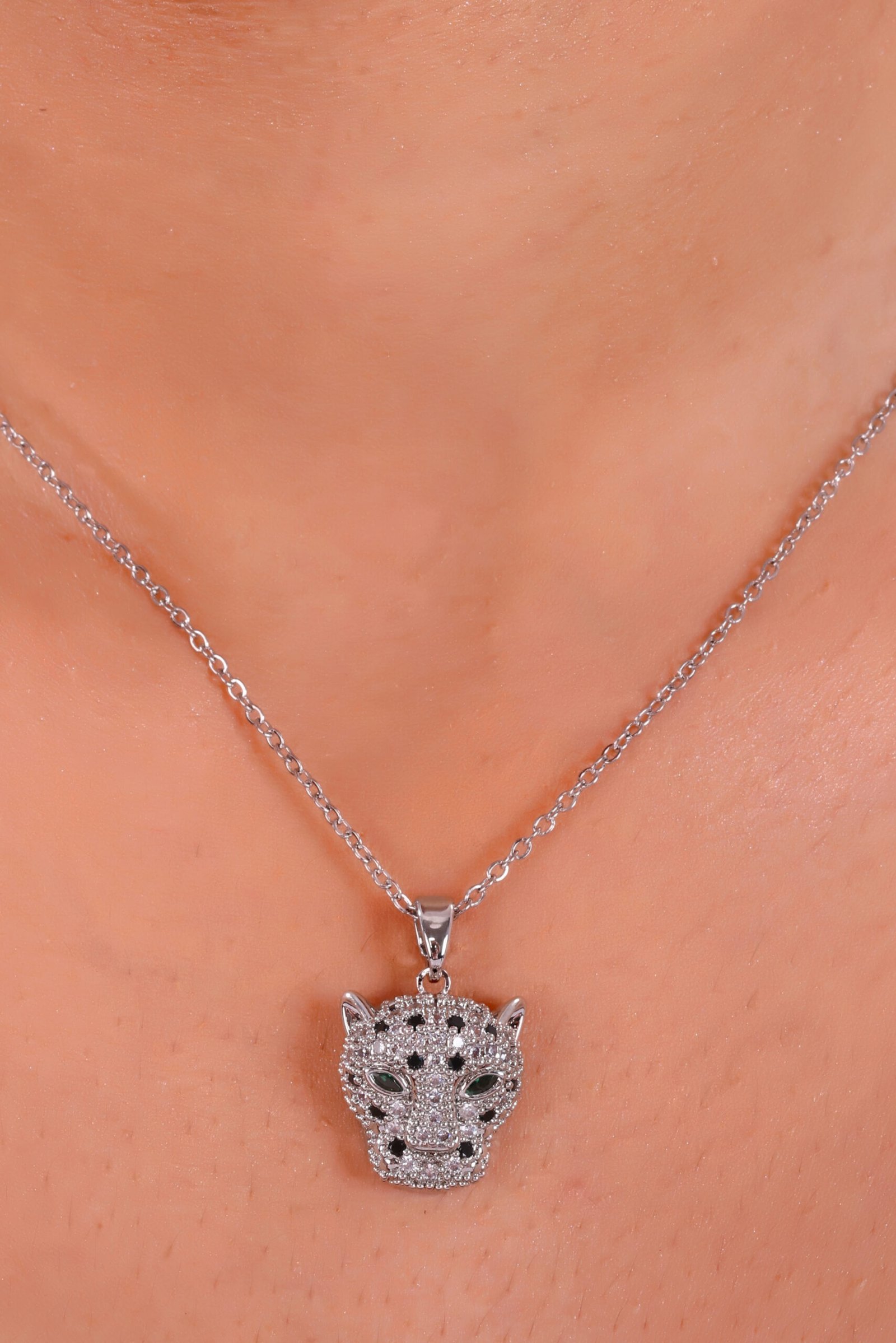 Elegant Panther Jewelry Set – Necklace & Earrings with Gemstone Eyes