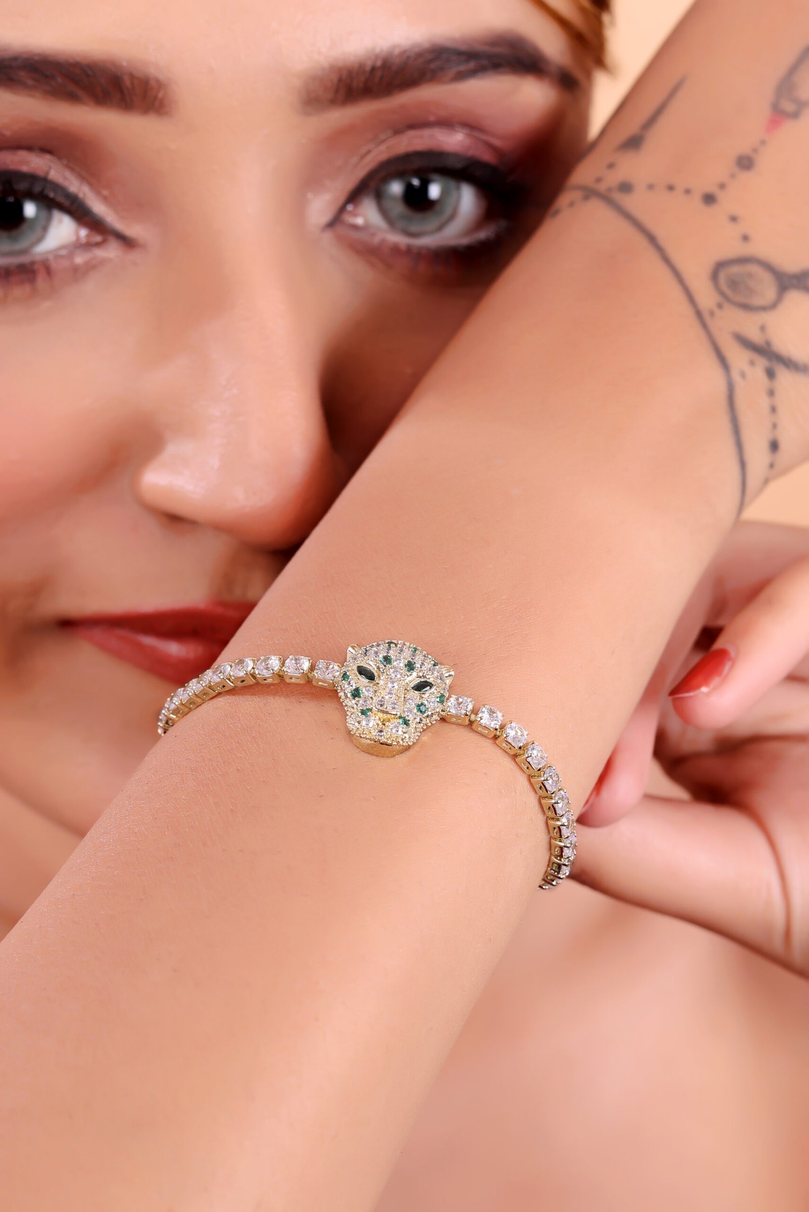 Elegant Panther Bracelet with Sparkling Stones – Fierce & Luxurious Style - Image 7