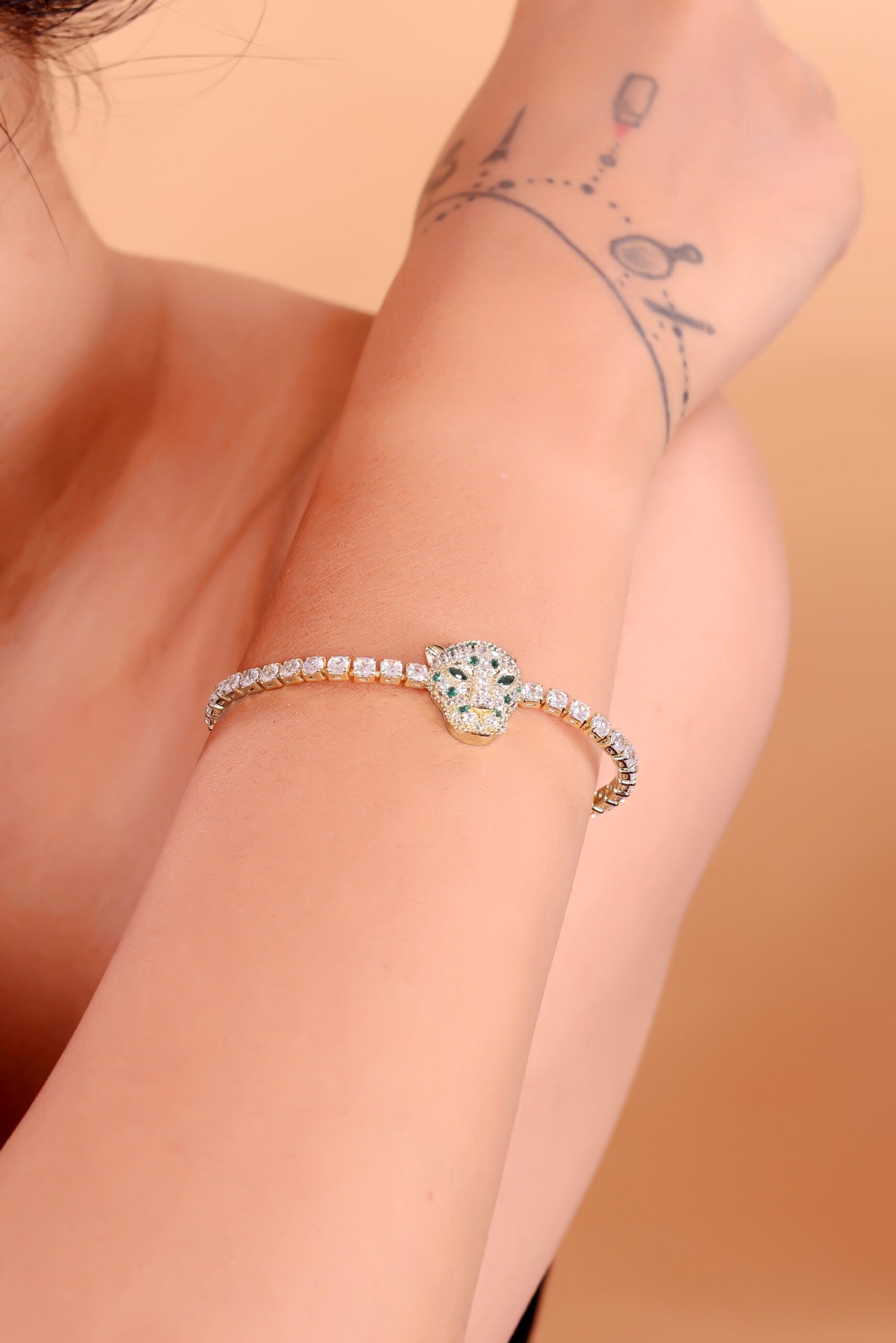 Elegant Panther Bracelet with Sparkling Stones – Fierce & Luxurious Style - Image 6